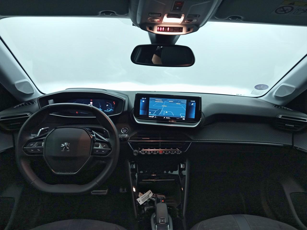 Peugeot 208 puretech 100 s&s eat8 roadtrip — photo 12