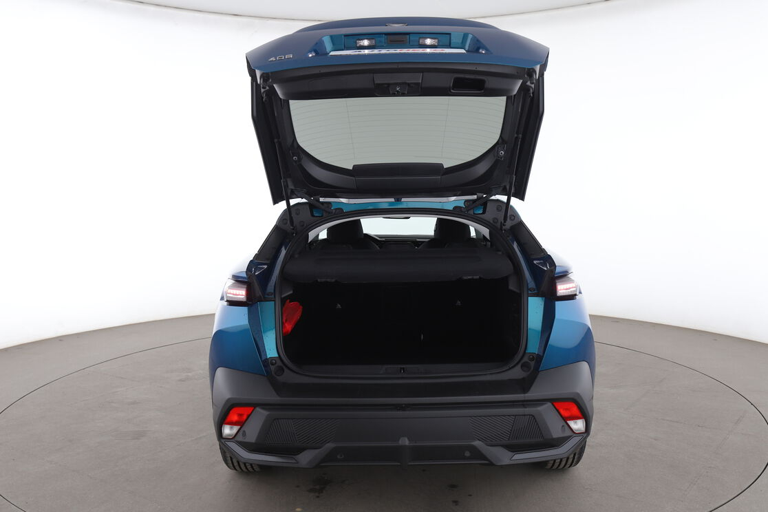 Peugeot 408 1.2 Hybrid Allure e-DCS6 — photo 15
