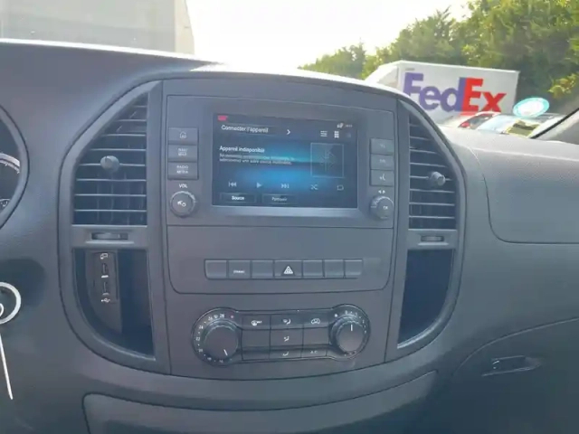 Mercedes Vito e 112 fourgon long — photo 11
