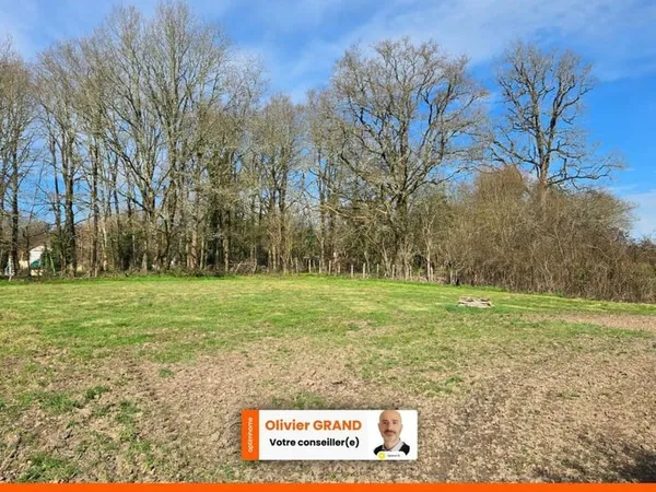 TERRAIN PLAT - CALME - ENVIRONNEMENT CAMPAGNE