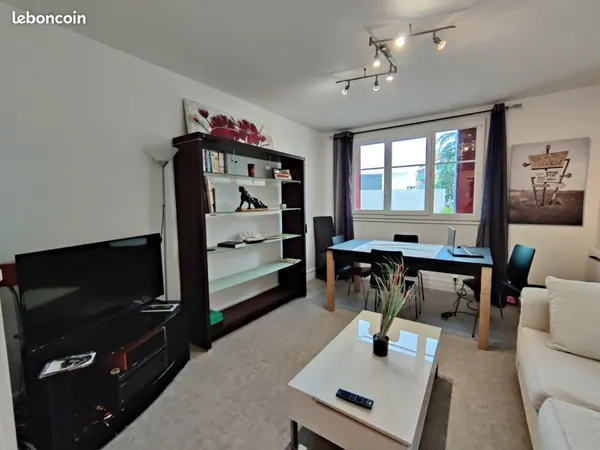 Bel appartement T3 de 60m2 en rez-de-chaussée surélevé dans quartier calme
