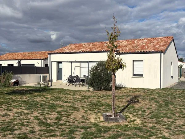 🏡 À louer - Maison meublée 80 m² avec jardin, bureau et garage - Les Landes-Genusson