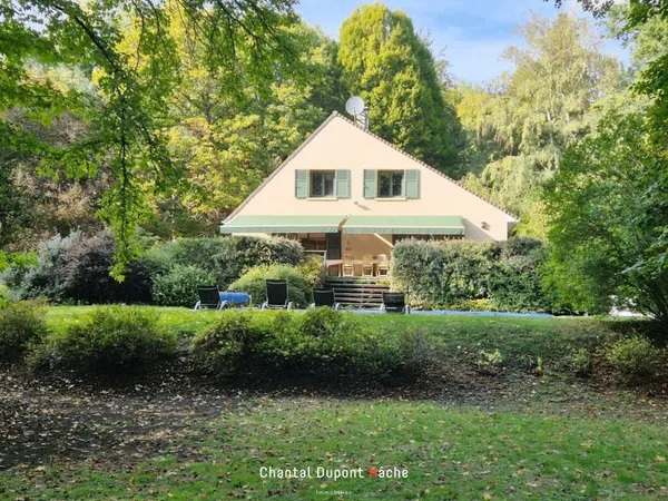 VALLEE DE L'EURE - Maison traditionnelle de 6 chambres sur u