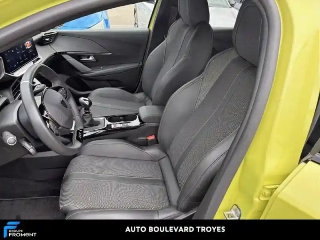 Peugeot 208 1.2 puretech 100ch s&amp;s gt — photo 11