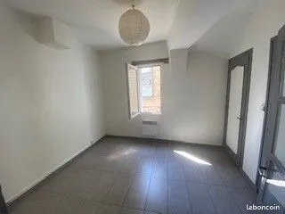 T1 bis 23 m² - Espace nuit indépendant - Saumur