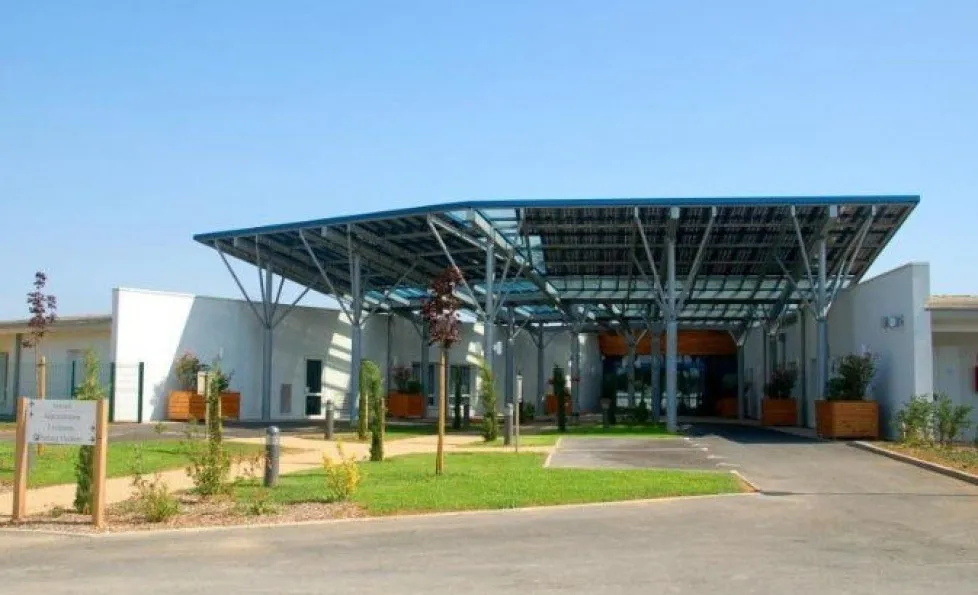 Photo 1
