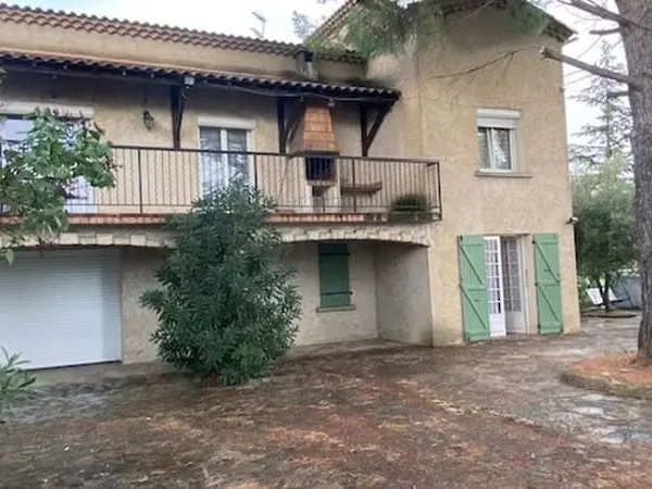 Maison 6 pièces 160 m²