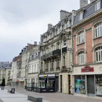 Marché immobilier Saint-Quentin 2026 : prix, quartiers et le paradoxe d'une sous-préfecture deux fois plus peuplée que sa préfecture — où l'appartement se vend 986 €/m²