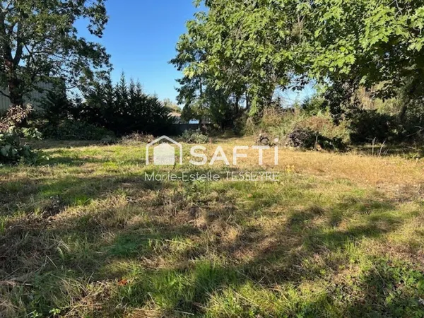 A saisir! Superbe terrain à bâtir possibilité de faire 2 maisons