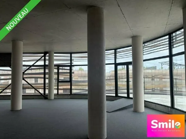 Local commercial 644 m²