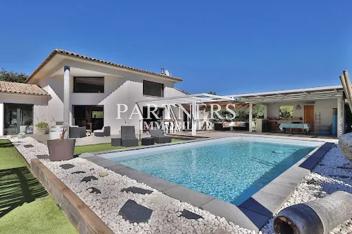 Maison 5 pièces 176 m²