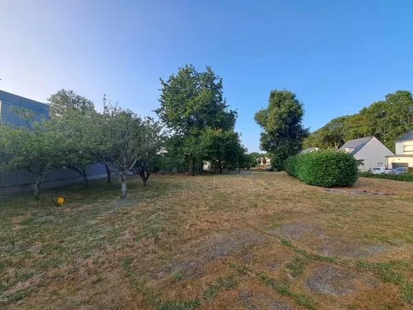 Terrain 815 m²