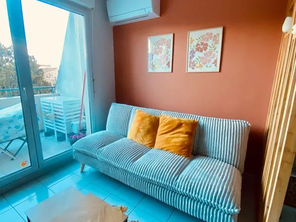 Appartement meublé - Nîmes centre - terrasse et parking