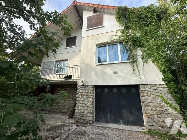 Vends maison - 140 m² - 6 pièces, 5 chambres - Évry-Courcouronnes 91000