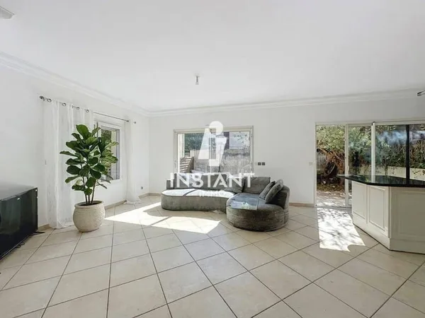 Appartement 7 pièces 16 m²