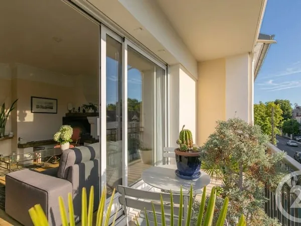Appartement 6 pièces 105 m²