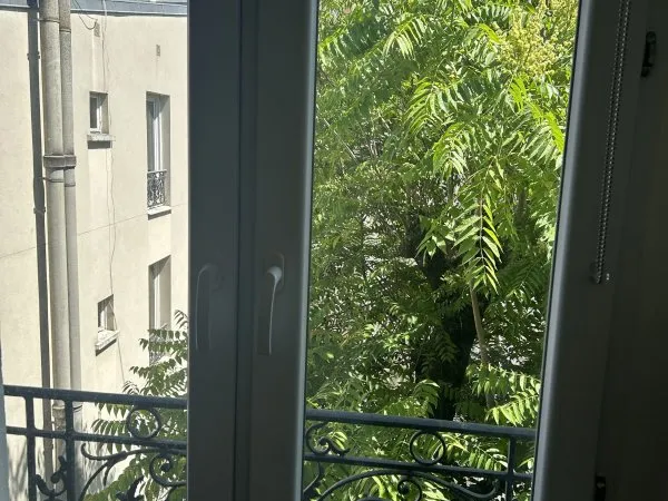 Un ami très proche loue un magnifique studio meublé à Paris 17 Batignolles