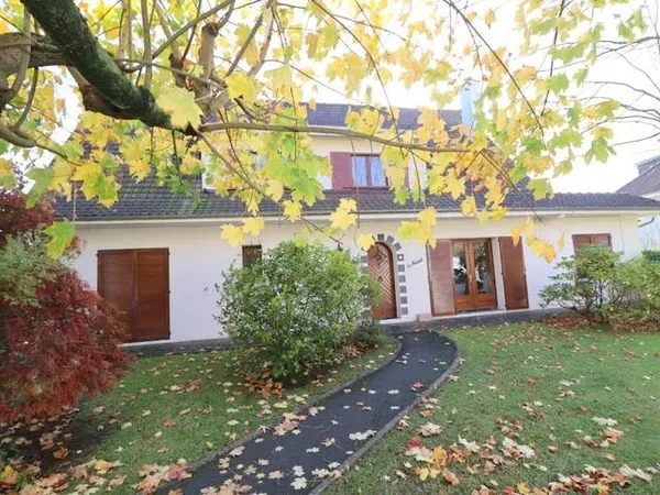 Maison 6 pièces 180 m²