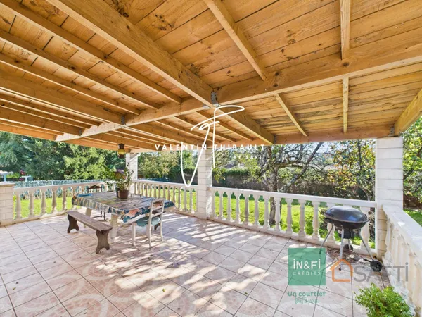 Maison plain-pied 89m² 3 chambres terrasse garage jardin de 1000m²