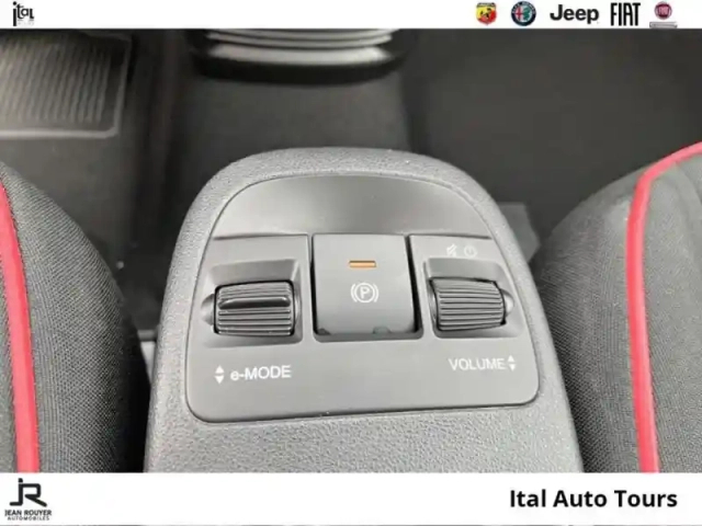 Fiat 500 e/electrique 118ch/118 (red) my23/camera — photo 15