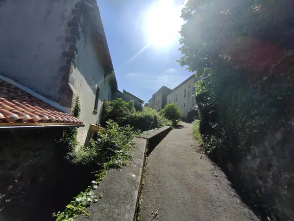 MAISON DE VILLAGE À RÉNOVER – ENVIRON 160 M² – AU CŒUR DU CENTRE HISTORIQUE