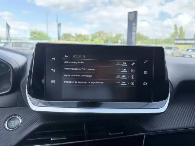 Peugeot 2008 electrique 136 ch — photo 36