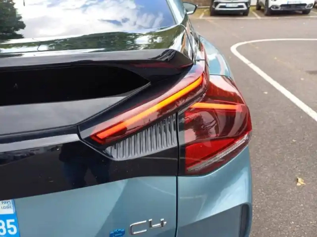 Citroën C4 e- 136 ch automatique — photo 17