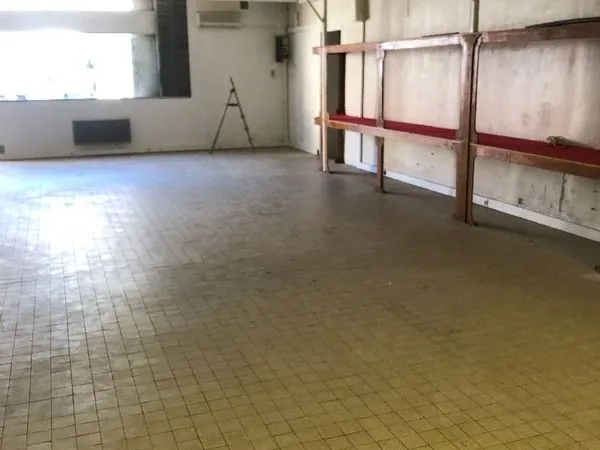 Local de 150M2 à louer avec grand parking