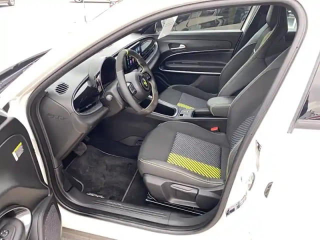 Abarth 600 e 240 ch — photo 8