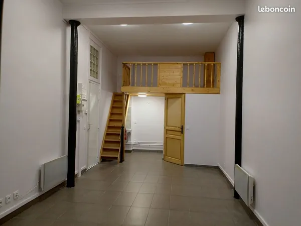 Loft 24m2 sur cour disponible immédiatement