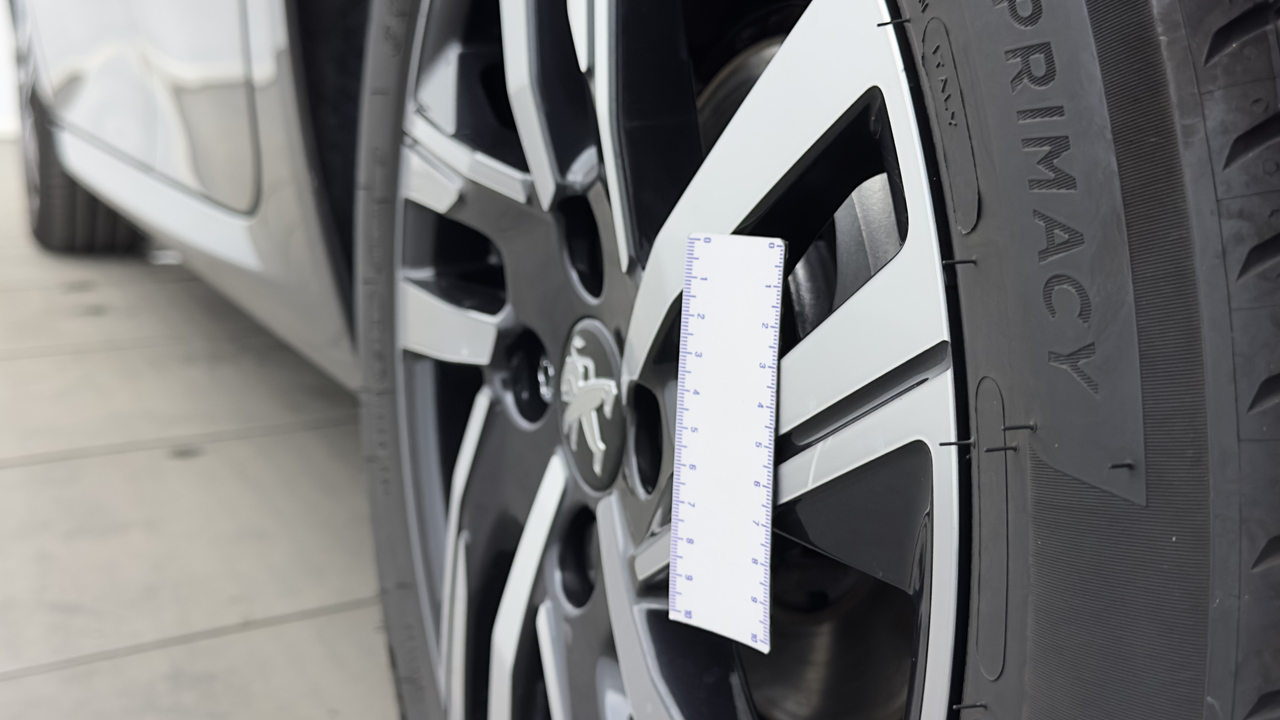 Peugeot 208 PureTech 100 S&amp;S EAT8 — photo 40