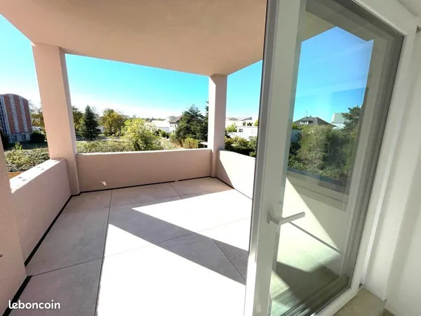 En Exclusivité , Saint-Louis, Superbe appartement avec terrasse au premier étage, surface 148 m², ty