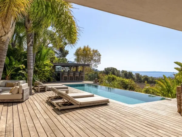 Villa contemporaine vue mer