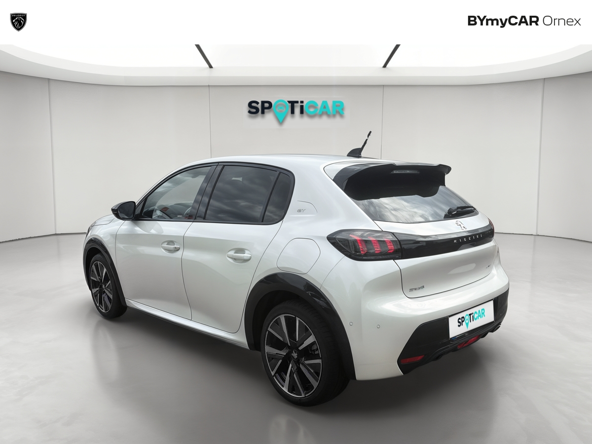 Peugeot 208 PureTech 100 S&amp;S EAT8 — photo 3