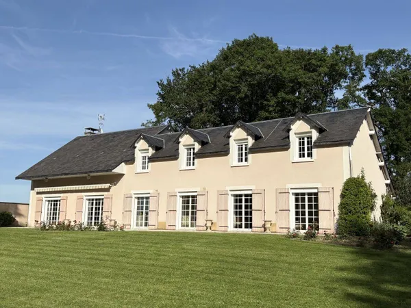 Demeure 11 pièces 245 m²