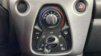 Toyota Aygo 1.0 VVT-i 72ch x-play 5P MY19 — photo 19