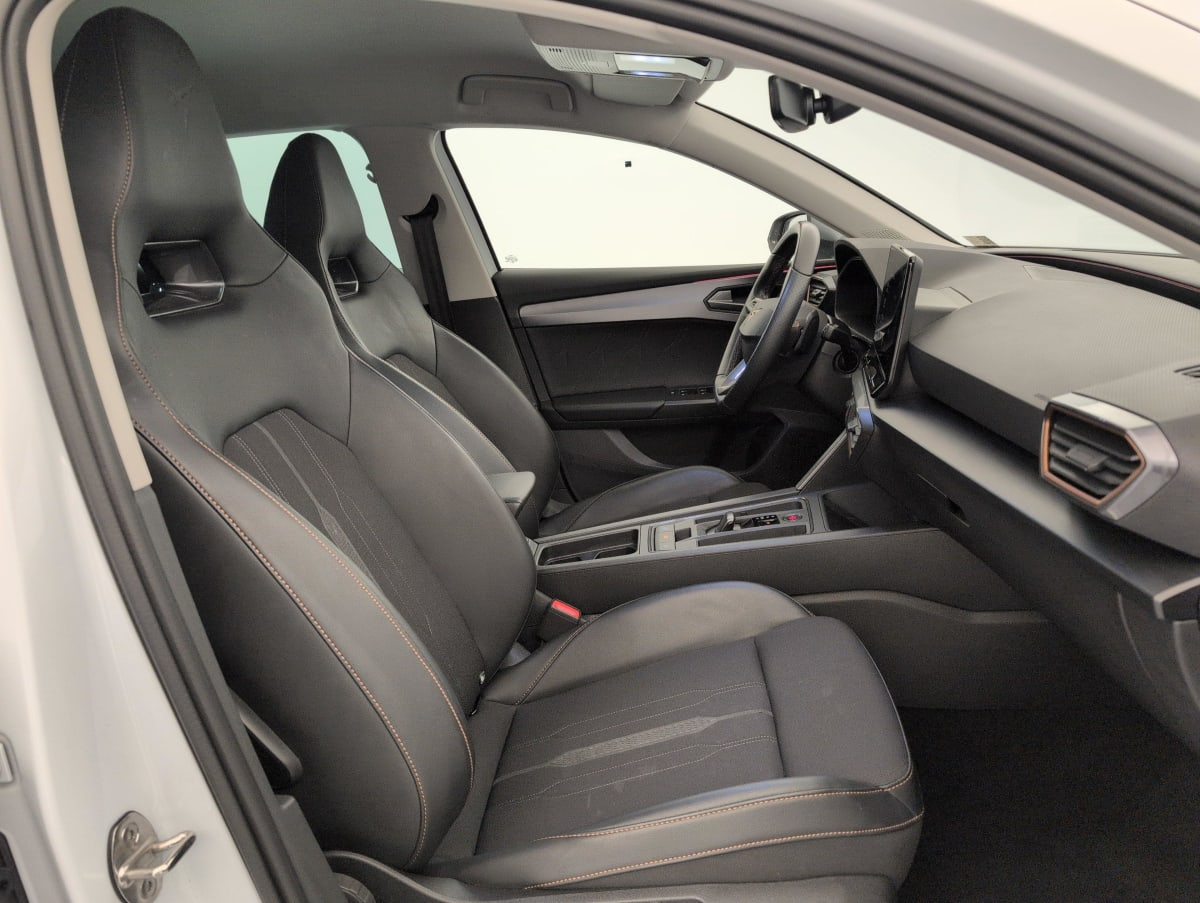 Cupra Leon — photo 9
