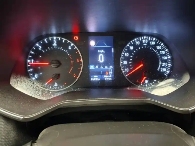 Renault Clio blue dci 85 — photo 32