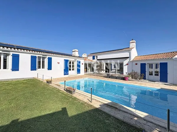 MAISON INDIVIDUELLE ST HILAIRE DE RIEZ - 6 pièce(s) - 169 m2