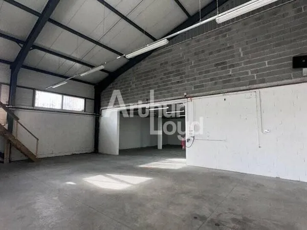 Local d'activité 528 m²