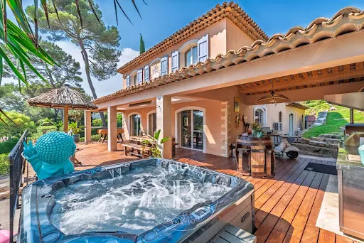 Villa 10 pièces 350 m²