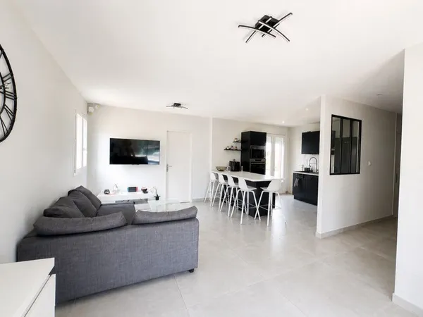Maison de plain-pied de 96m2 - Bourg les Valence, quartier Bellevue