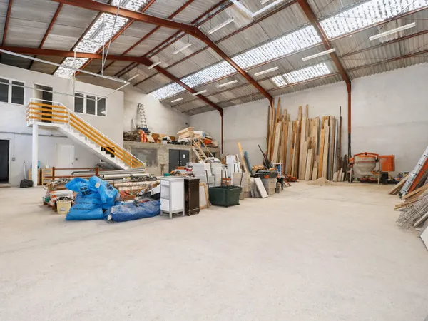 Local commercial 386 m²