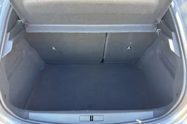 Peugeot 208 hybrid 100 e-dcs6 — photo 9