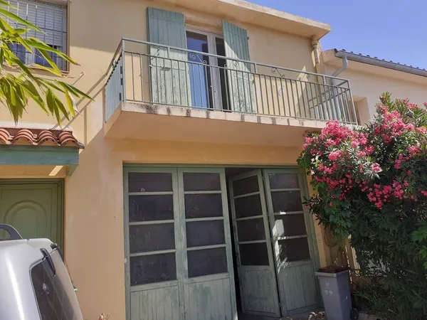 Grande maison (env. 140m2) sur 458m2 avec jardin