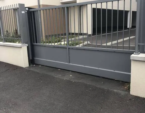 Garage/Parking