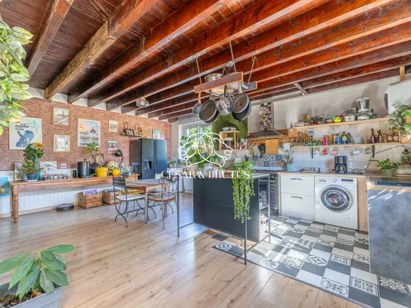 Maison 7 pièces de 189 m² - Saint-Didier-de-Formans - Terr