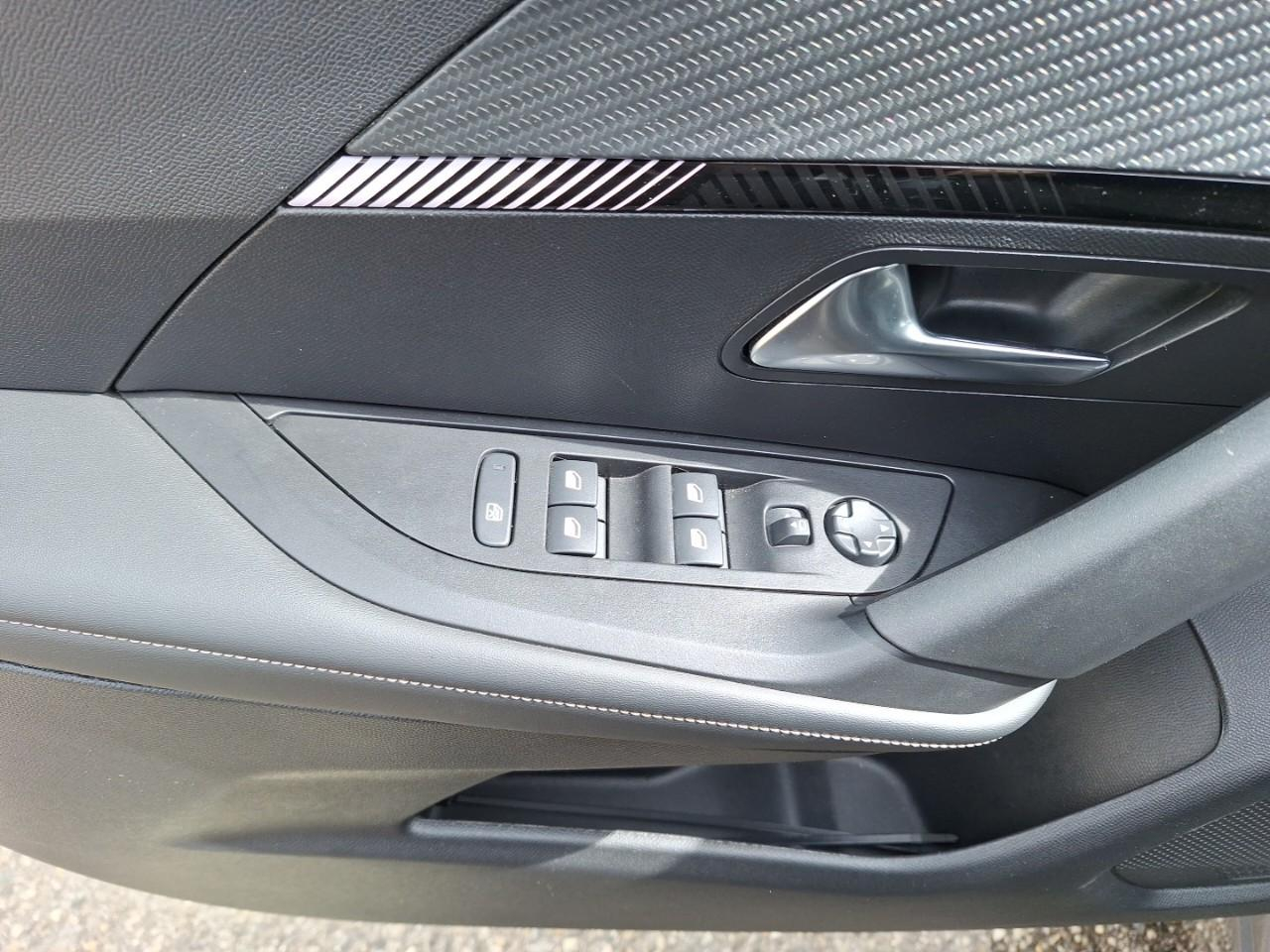 Peugeot 2008 1.2 100ch s&s allure — photo 12
