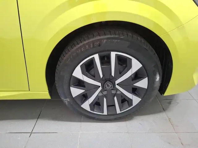 Peugeot 208 turbo 100 ch bvm6 — photo 6