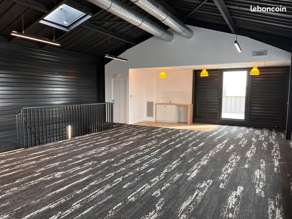 A louer Bureaux récents de standing esprit loft/industriel atypique